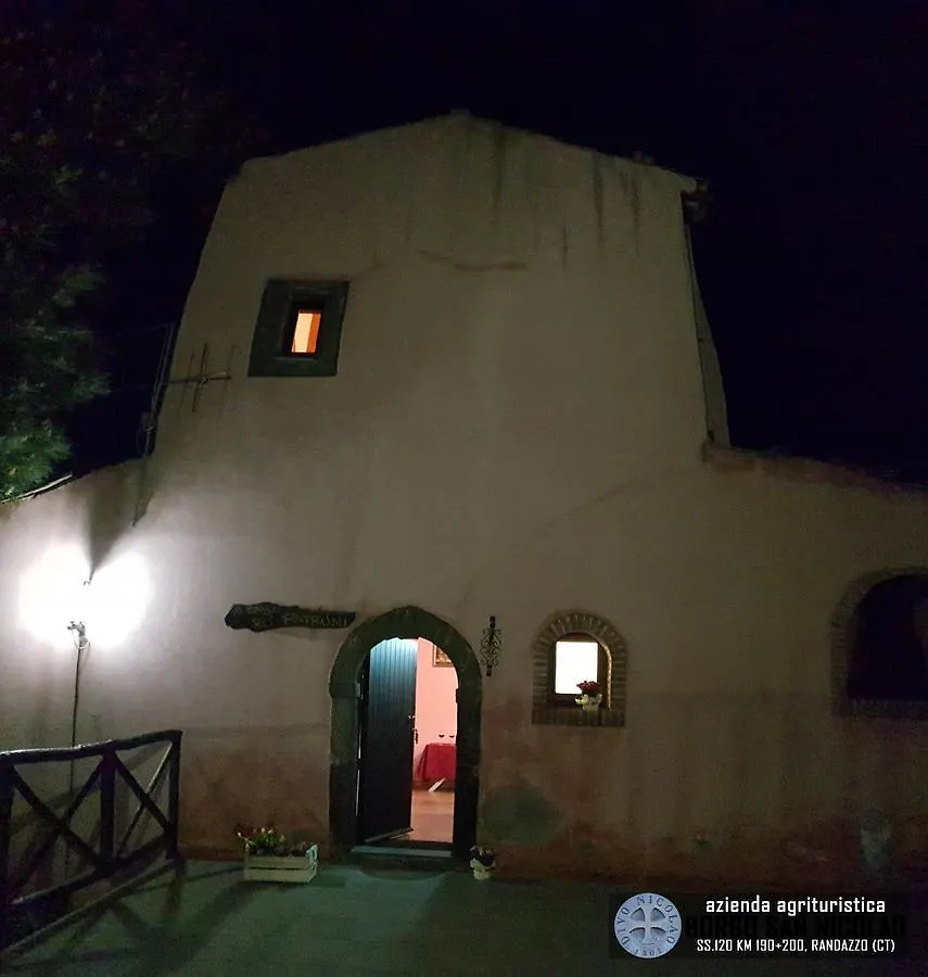 Farm stay Agriturismo Borgo San Nicolao Villa Randazzo